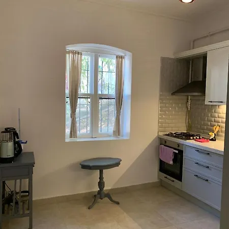 Apartment Bueyuekada Al Koesk *