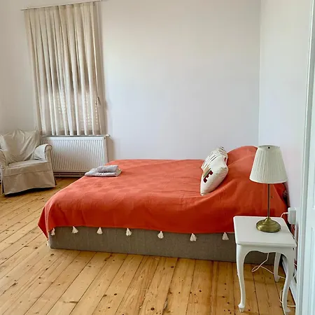 Apartment Bueyuekada Al Koesk *