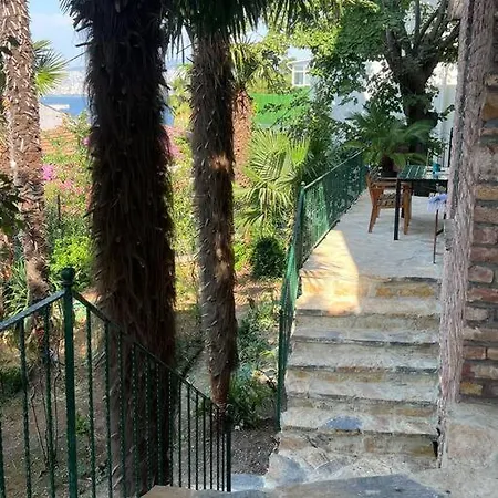 Bueyuekada Al Koesk Apartment *