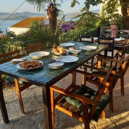 Bueyuekada Al Koesk אדאלר